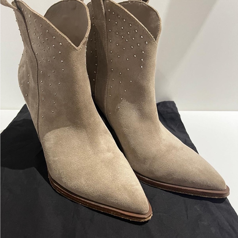 Elegant Beige Suede Women's Ankle Boots